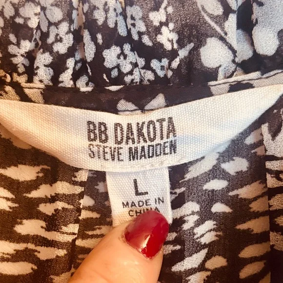 BB DAKOTA by STEVE MADDEN
Mix Degrees Midi Dress Size Large - Picture 7 of 11